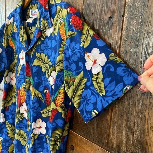 Hawaii M Unisex Blue Palms Parrot Short Sleeve Button Front Hawaiian Shirt - Picture 6 of 8